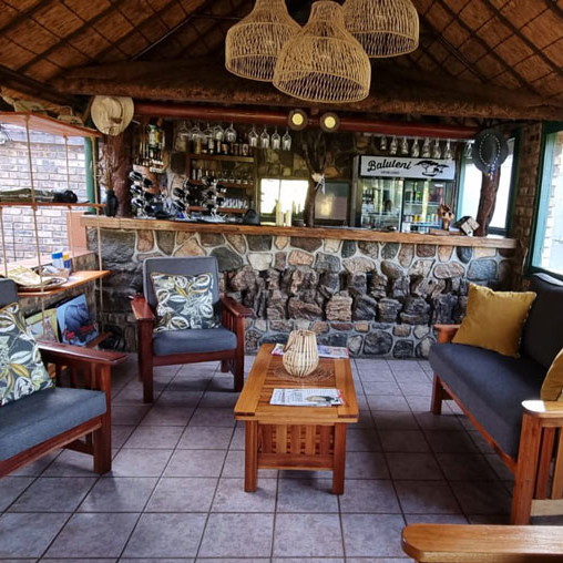 Verbringe unvergessliche Tage in unserer exklusiven Lodge und entdecke die afrikanische Wildnis.
